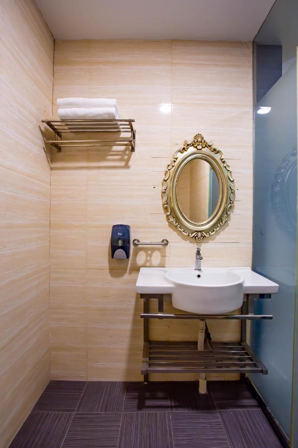 Beez Hotel Kuala Lumpur Extérieur photo